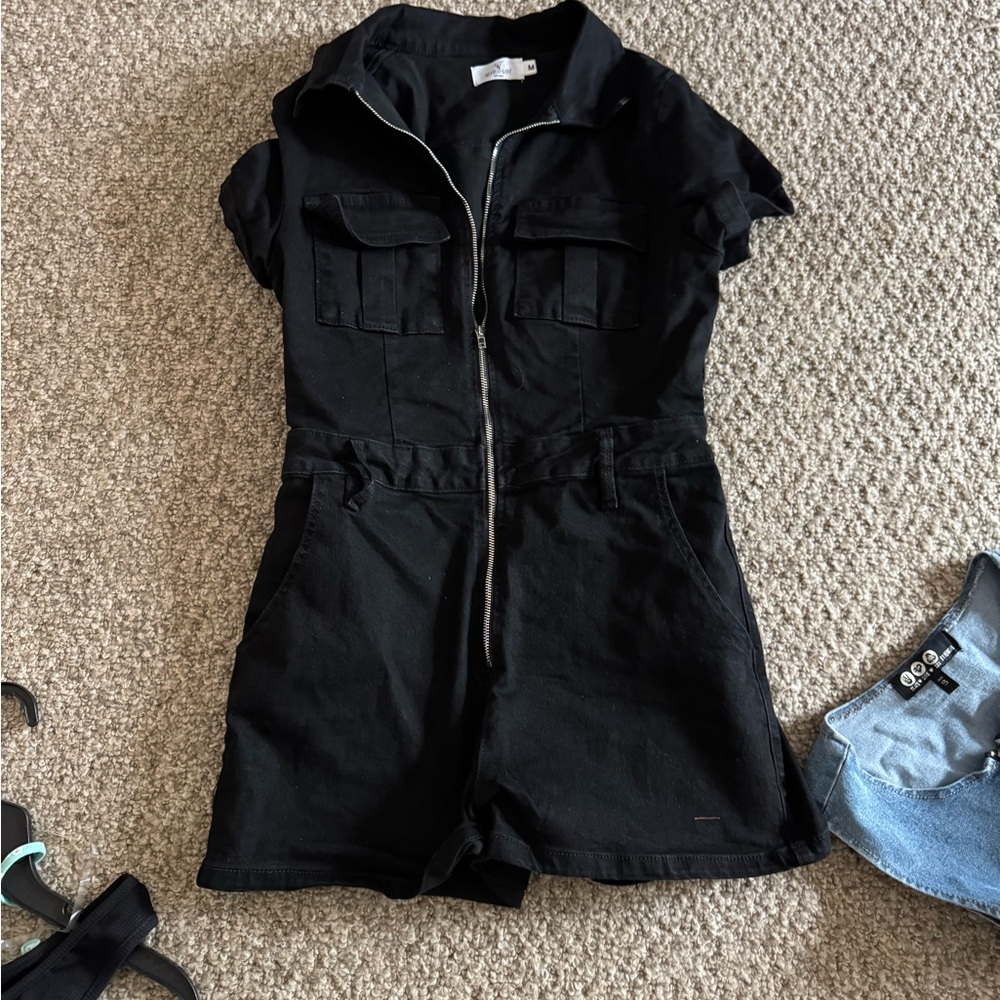 Black Short Sleeve Zip-Up Romper